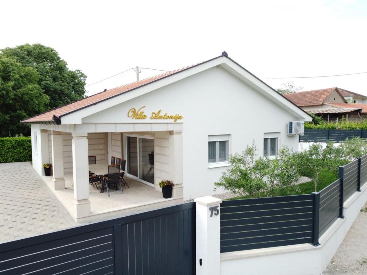 Villa Antonija Ljubuski Luaran gambar