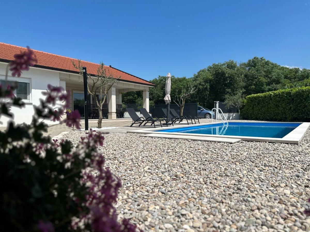 Villa Antonija Ljubuski Luaran gambar